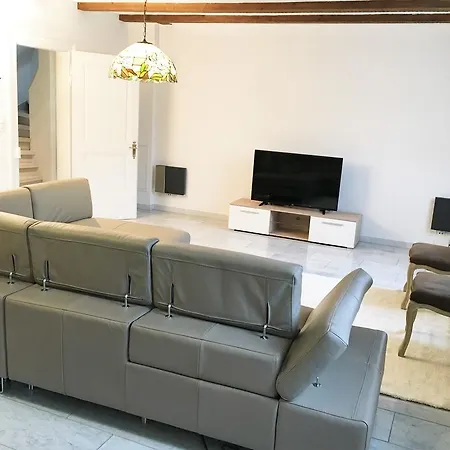 Ariba Apartment